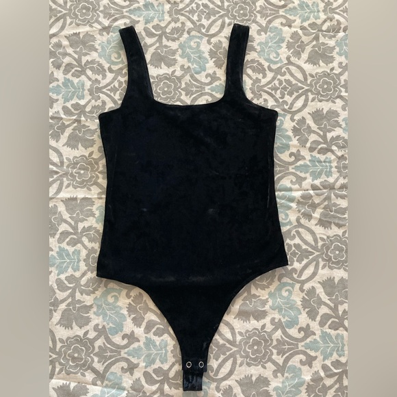 Good American Tops - Good American Velvety Black Bodysuit, 3